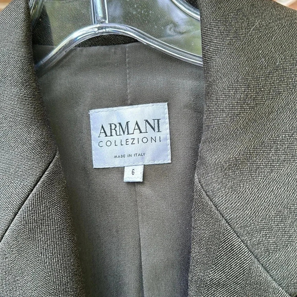 Armani Collezioni Dark Gray Suit Jacket - Size 6 - Elegant and Stylish! - Picture 4 of 9